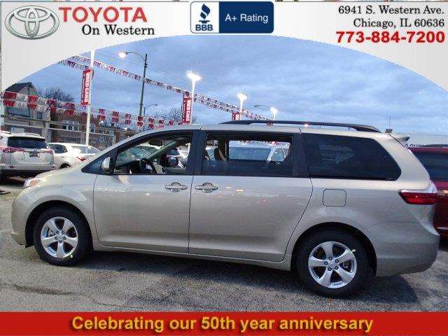 Toyota Sienna 2017 photo 4